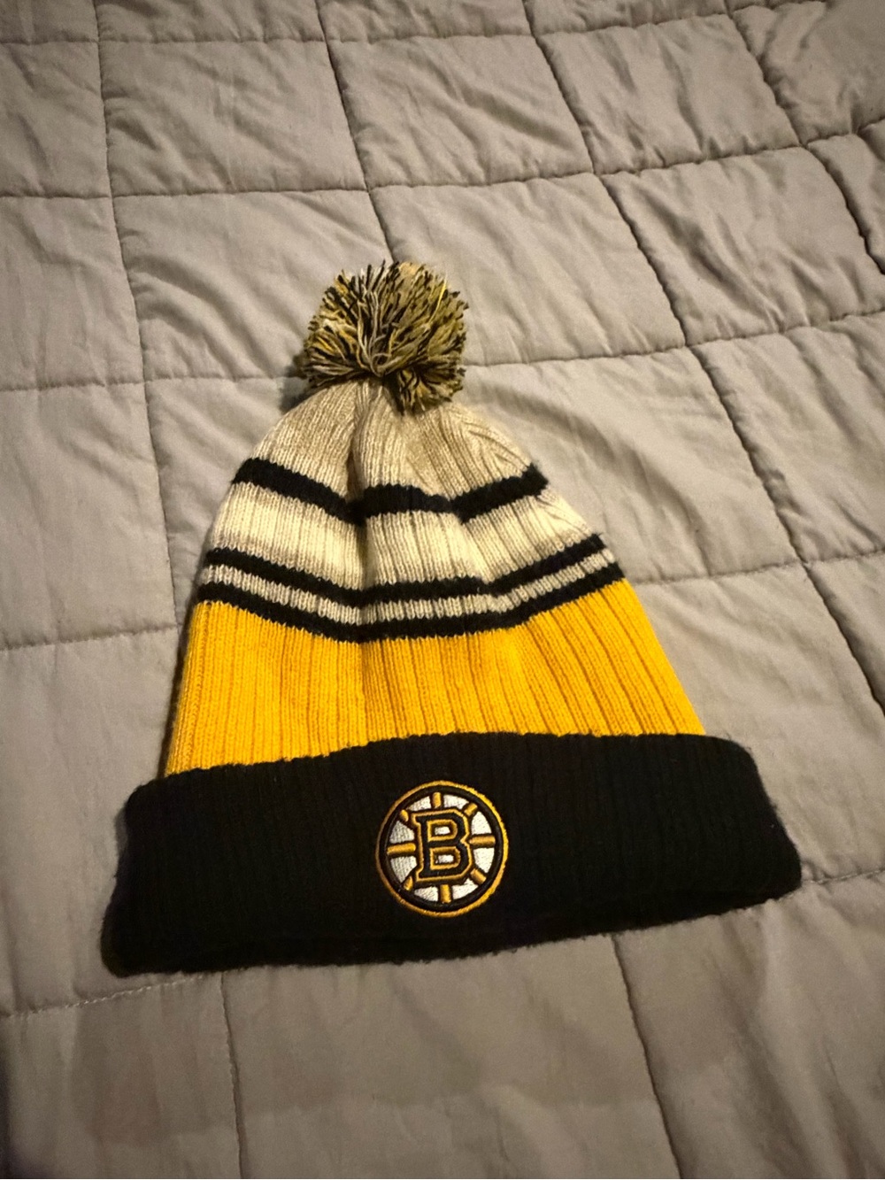 Boston Bruins Yellow Black White Pom Beanie Hat - NHL Team Cuff